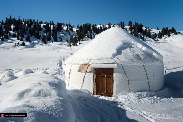 Хостелы Jyrgalan Tyup Yurt Lodge - Ski Yurt Dzhergalan-9